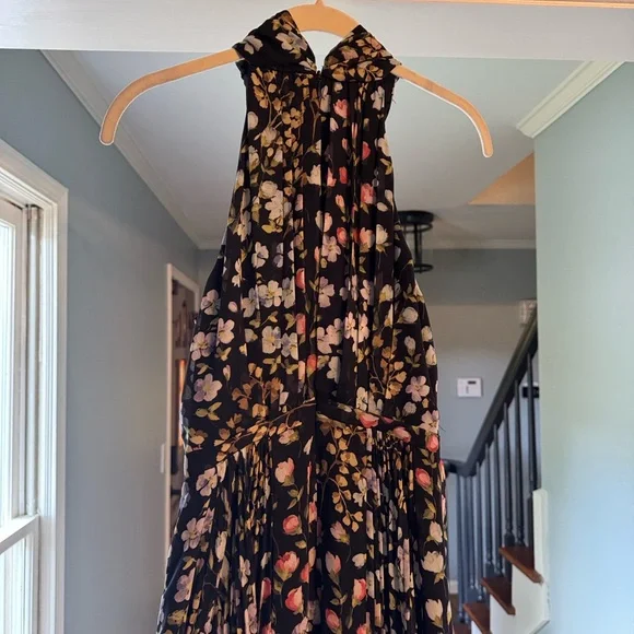 Monique Lhuillier Cross Front Halter Neck Floral Pleated Gown - Picture 4 of 7